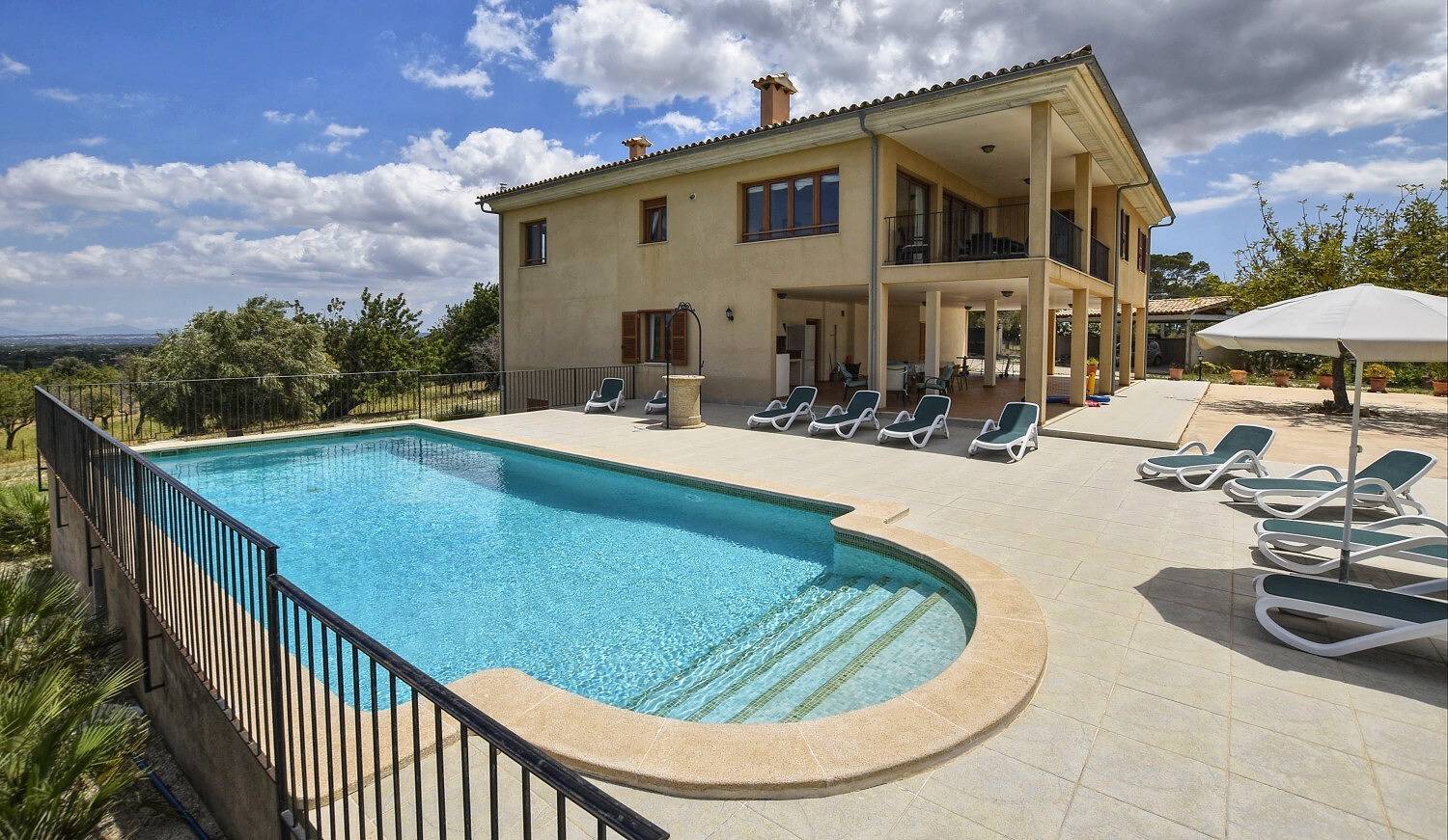 Casa de férias 'Sastre Blanquer' com vista para a montanha, Wi-Fi e ar condicionado in Moscari, Selva (Espanha)