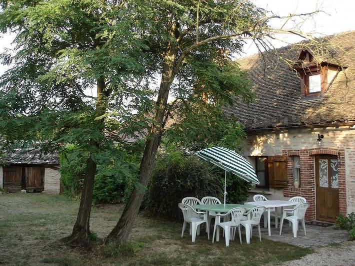 Gîte pour 8 personnes, avec Terrasse et Jardin à Sassenay