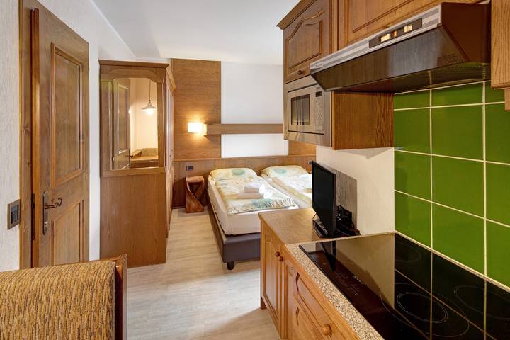 Hel enrumslägenhet, Holiday Apartment "Casa San Marco n 6" with Mountain View, Balcony & Wi-Fi in Livigno (Town), Livigno