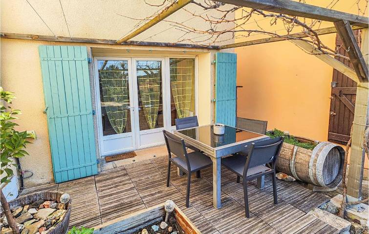 Location de vacances pour 5 personnes, avec jardin à Pierrerue - 2