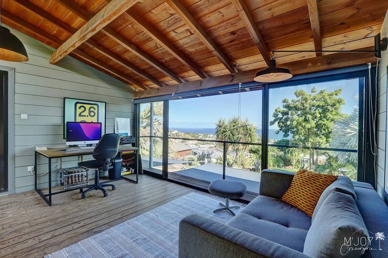 La Kaznav dans la savane St-Gilloise avec vue mer in Saint-Gilles les Bains, Saint-Paul (Réunion)