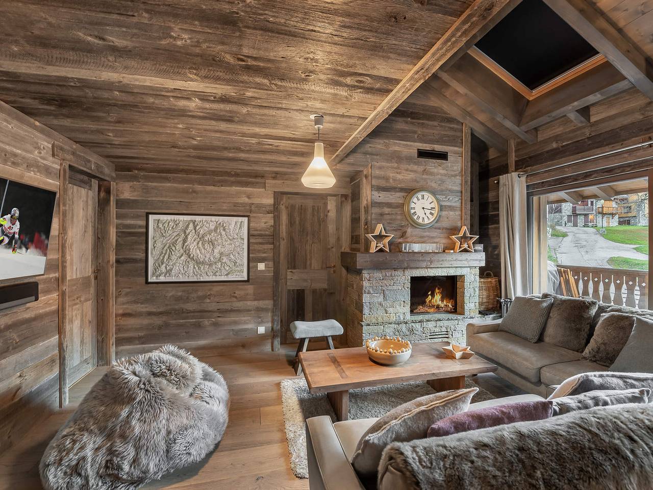 Appartamento intero, Modern duplex near slopes with parking in Meribel Village, Courchevel