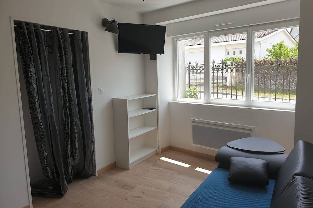 Entire apartment, Studio Indépendant in Bressuire, Deux-Sèvres