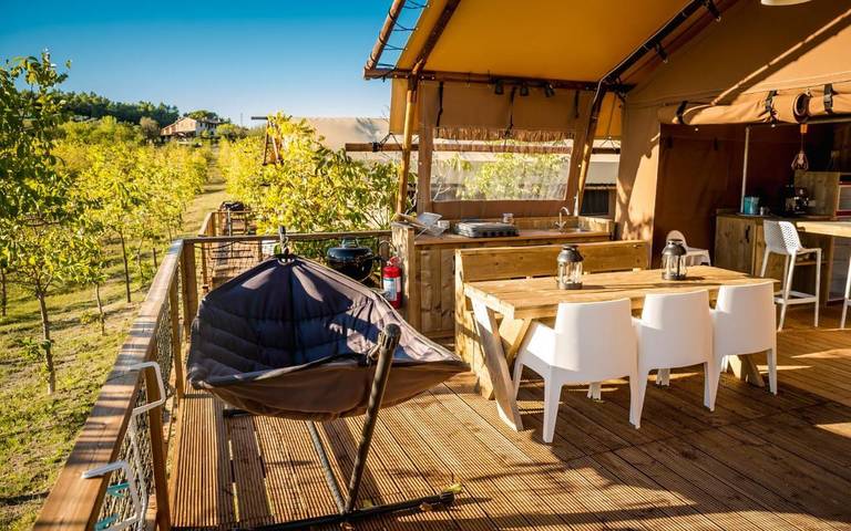 Gîte pour 6 personnes, avec vue ainsi que piscine et jardin à Bevagna
