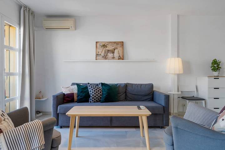 Ganze Ferienwohnung, Best location apartment by Costarentals in Fuengirola Zentrum, Fuengirola