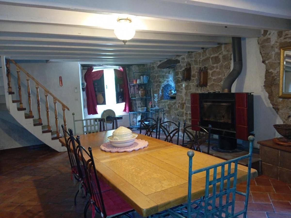 Appartement de vacances entier, Au cœur de saint Agrève -Séjour Chez l'habitant in Saint-Agrève, Parc naturel régional des Monts d'Ardèche