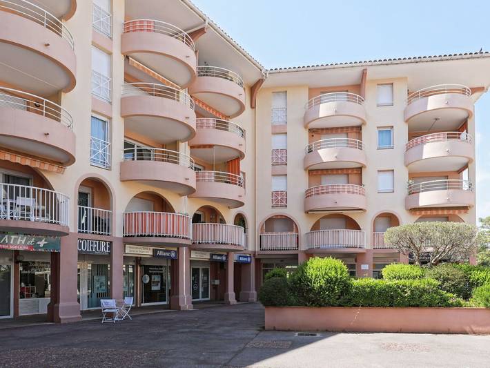 Gîte pour 4 personnes, avec balcon dans Plage du Port Fréjus - 2