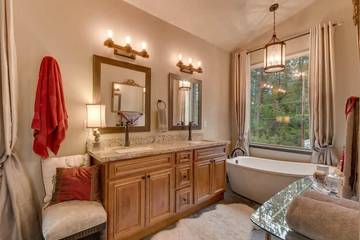 Vacation House for 10 Guests in South Lake Tahoe, El Dorado County, Picture 3