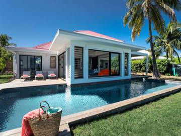 Gîte pour 8 personnes, avec piscine et jardin dans Anse Tarare