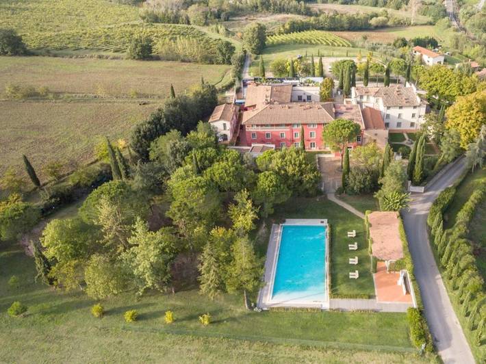 Agriturismo per 4 persone, con Terrazza e Giardino nonché Piscina a Rignano sull'Arno
