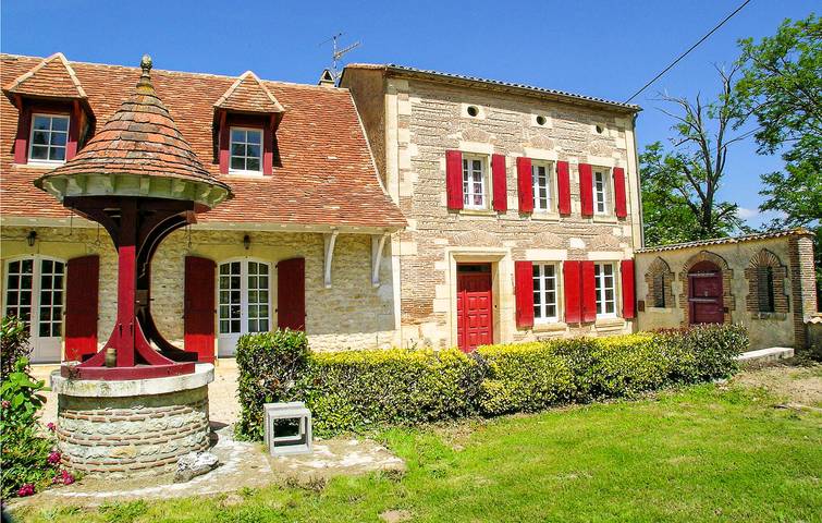 Gîte pour 6 personnes, avec terrasse ainsi que piscine et jardin à Gardonne