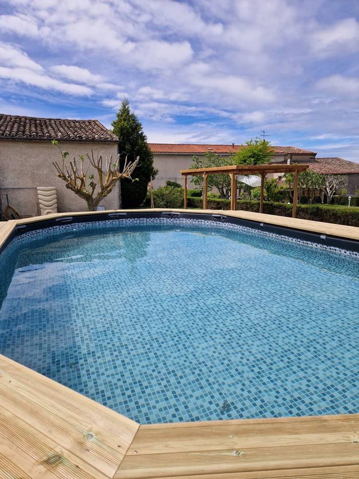 Gîte pour 8 personnes, avec terrasse ainsi que jardin et piscine à Saint-Martin-Lalande - 2