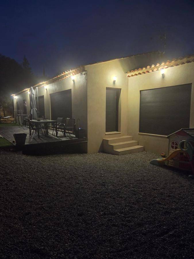 Location de vacances pour 8 personnes, avec piscine ainsi que jacuzzi et jardin à Sainte-Tulle - 3