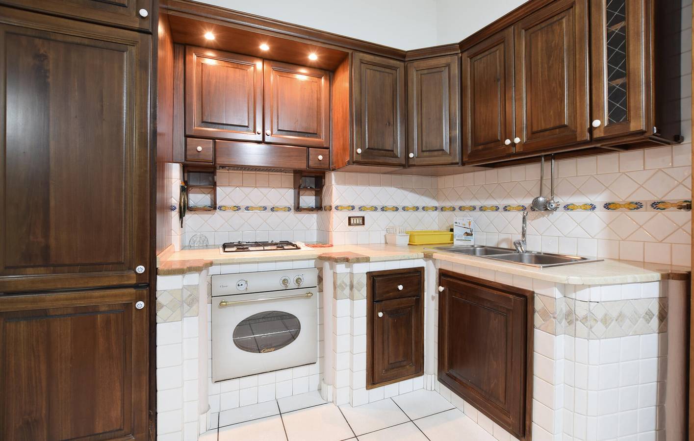 Ganze Ferienwohnung, Apartment am Strand mit Klimaanlage und Waschmaschine, 2 km vom Strand entfernt in Santa Maria di Castellabate, Cilento