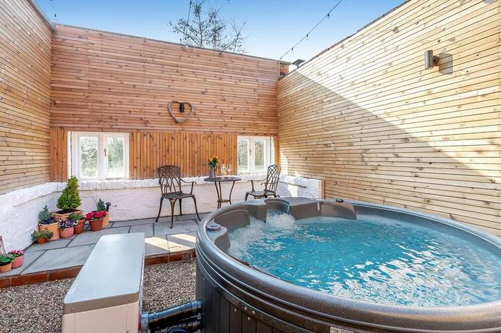 Cottage for 4 people, with hot tub - 1