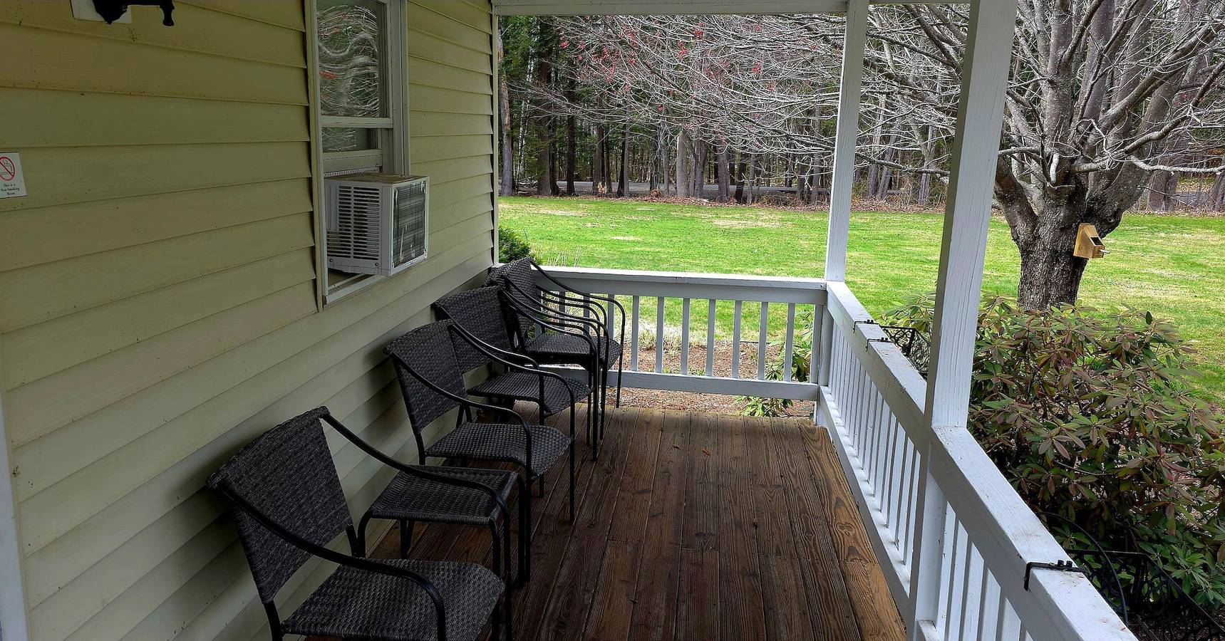 Entire apartment, 1st Floor Porch Suite in Franklin County (Maine)