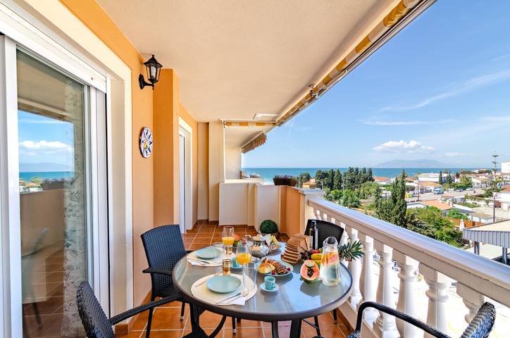 Apartamento para 4 personas, con terraza en Torre de Benagalbón