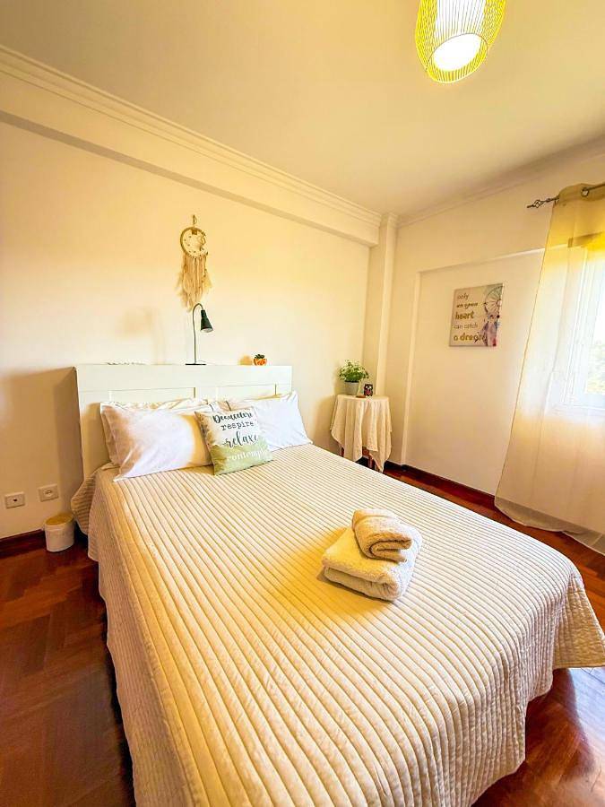 Apartamento de férias inteiro, Superhost Stay Garden View Double Room near Lisbon and Beaches in Corroios, Halbinsel von Setúbal