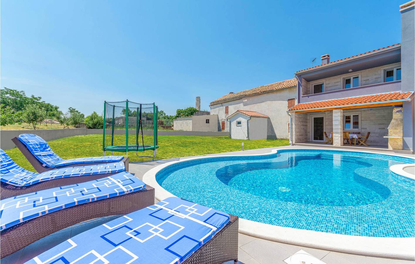 Modernes Apartment mit 2 Schlafzimmern, Pool und WLAN in der Nähe von Manjadvorci in Marčana, Südküste Istrien