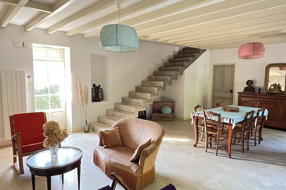 Maison familiale de caractère · Grand jardin arboré · Plages à 15 min in Saint-Julien-des-Landes, Vallée de la Loire