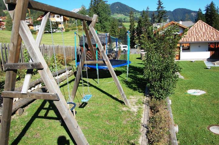 Hütte für 9 Personen, mit Terrasse und Garten sowie Ausblick in Alta Badia - 4