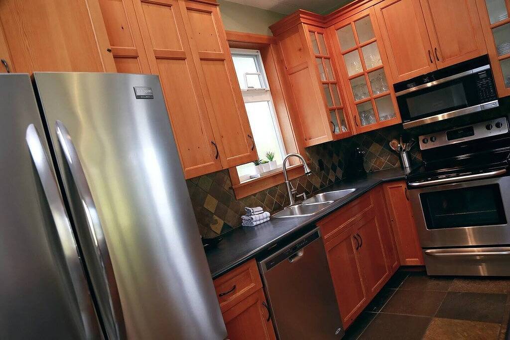 Jensen's Bay Retreat-S. Chesterman-Inlet View! in Tofino, Alberni-Clayoquot Regional District