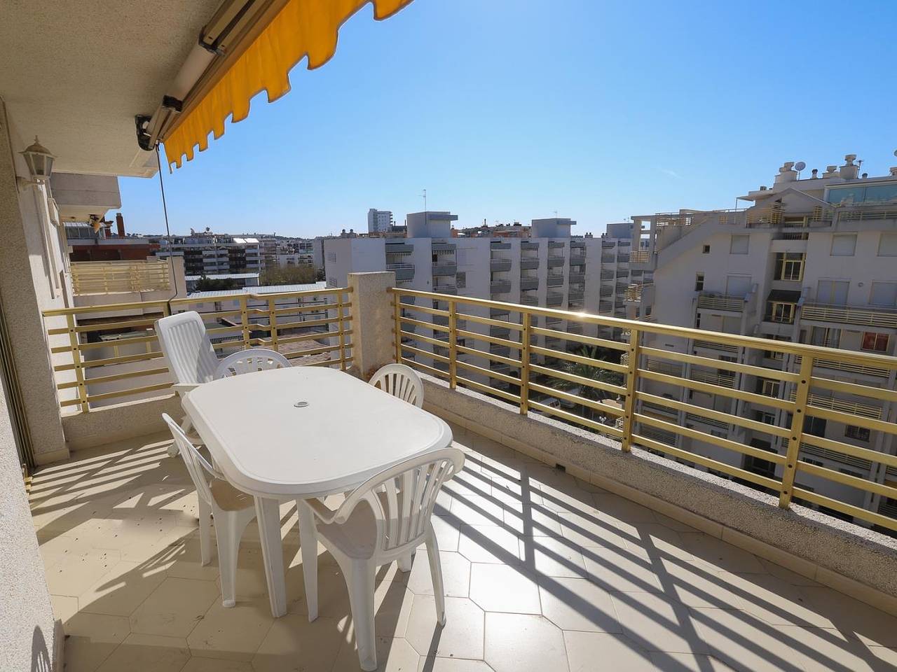 Apartamento vacacional entero, 162 - Novelty Deluxe. Magnifico Apartamento Con Vistas Al Mar in Salou, Costa Dorada