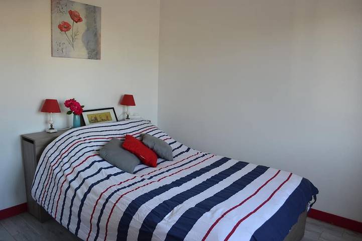 Fully equipped family home with a large garden and free fiber Wifi in Blois, Blois region