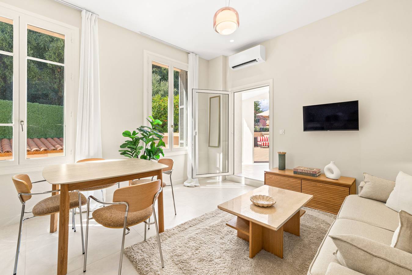 Apartamento entero, 625 Liberation - Lot 6 in Saint-Laurent-du-Var, Costa mediterránea (Francia)