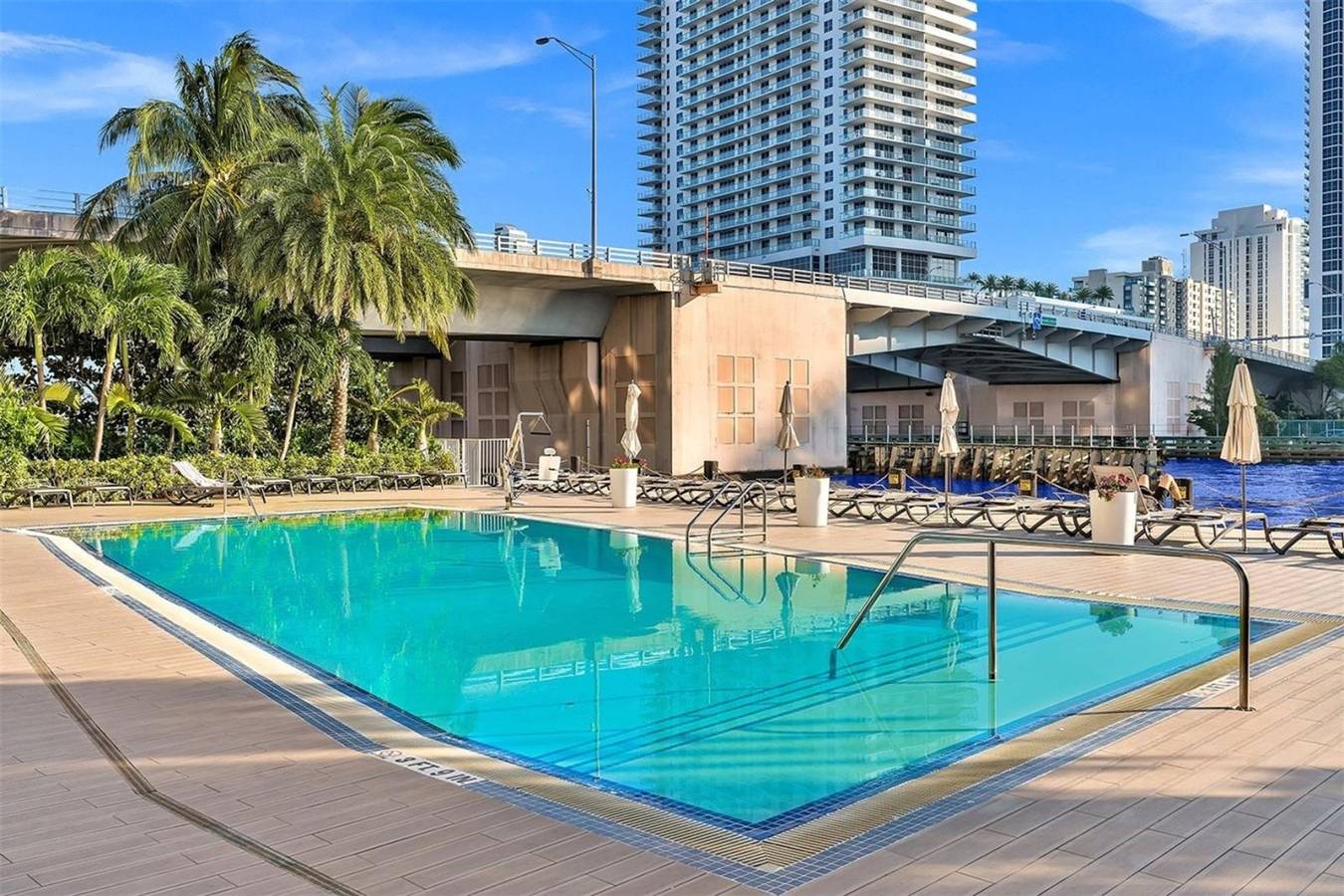 Apartamento entero, Beautiful studio with Nice View in Hallandale Beach, Broward County