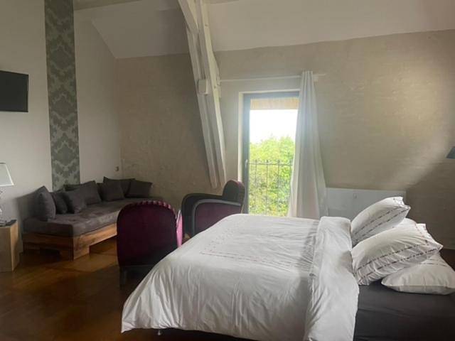 Chambre d’hôte pour 2 personnes, avec jardin ainsi que vue et piscine, animaux acceptés à Daix (Côte-d'Or) - 2