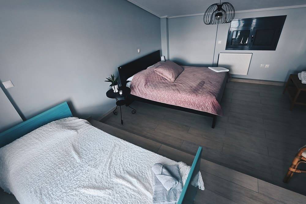 Ganze Wohnung, Beachfront Penthouse with Seaview in Λευκαντί, Chalkida
