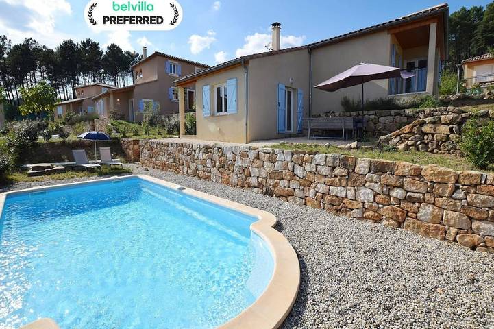 Villa pour 6 personnes, avec terrasse et piscine en Ardèche