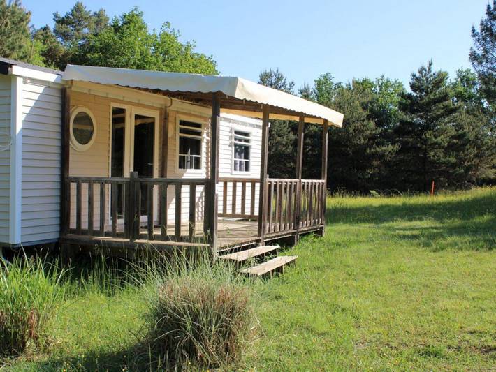 Camping pour 6 personnes, avec piscine