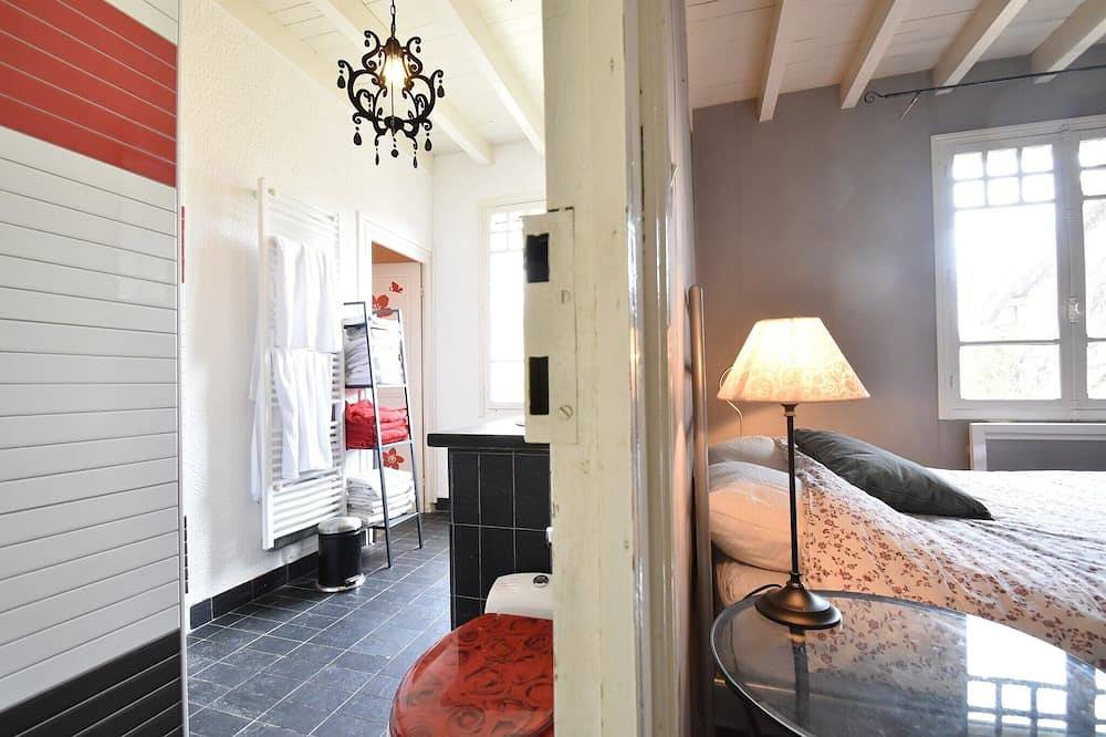 Villa in Charrin an der Loire mit Pool in Charrin, Nièvre
