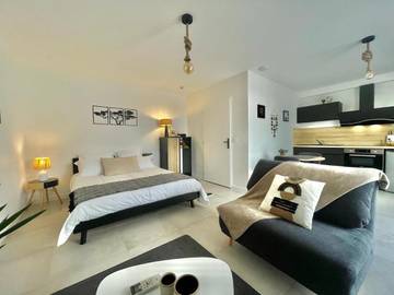 Cottage pour 2 personnes, avec terrasse à Lunel-Viel