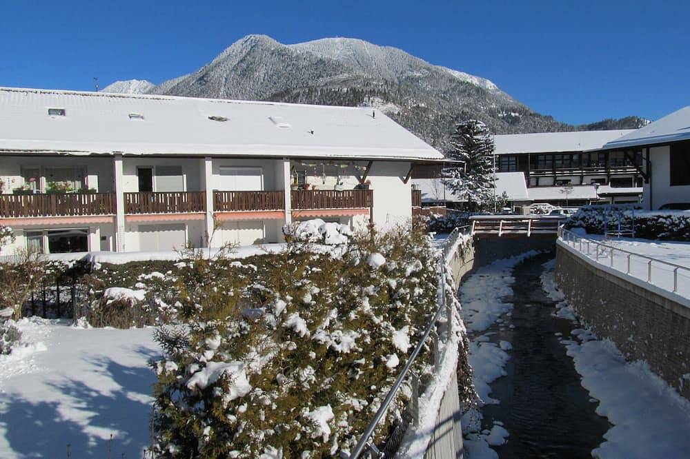 Entire apartment, New furnished apartment with stunning mountain views in Garmisch-Partenkirchen, Bavarian Alps