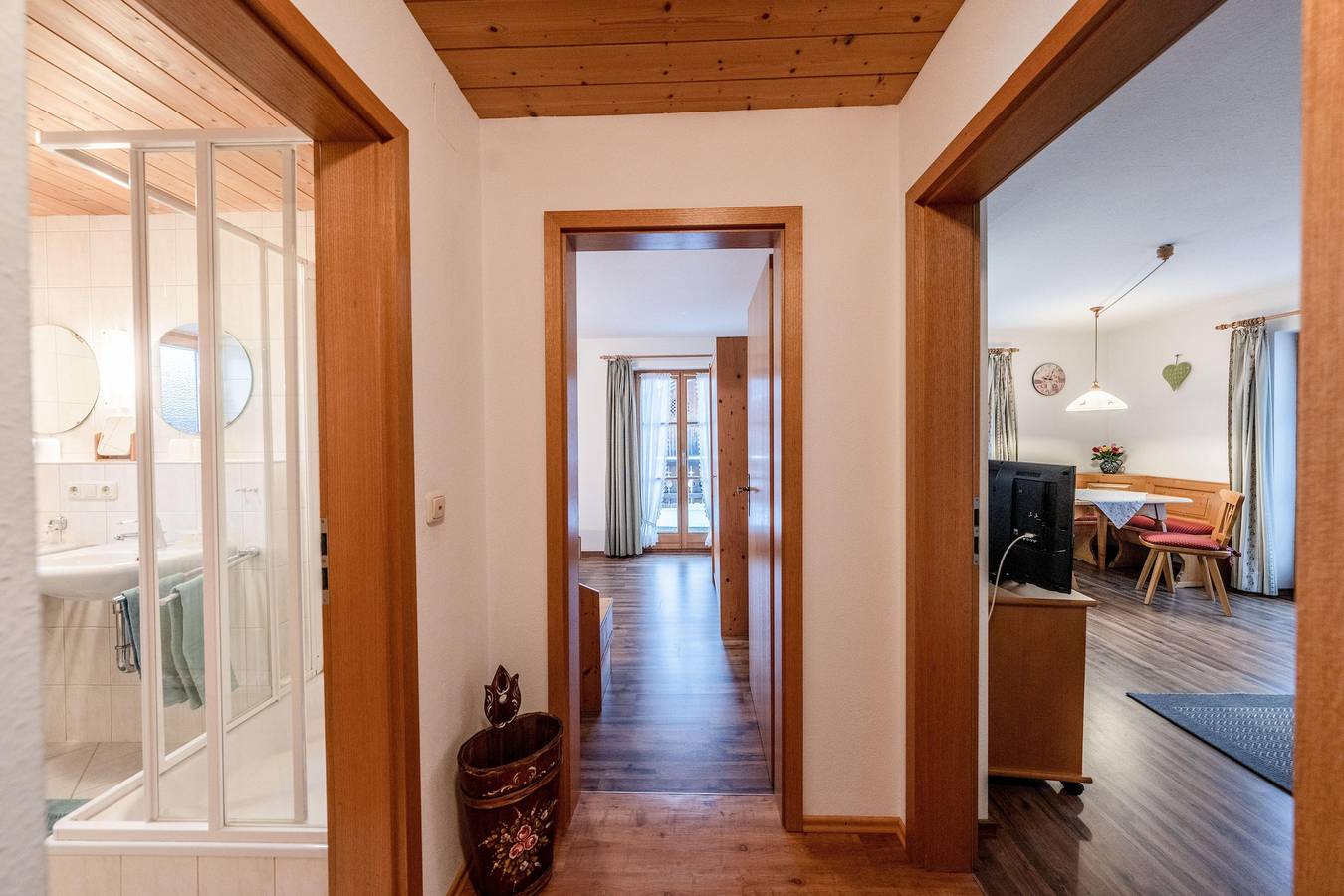 Braun, Landhaus in Mittenwald, Bayerische Alpen