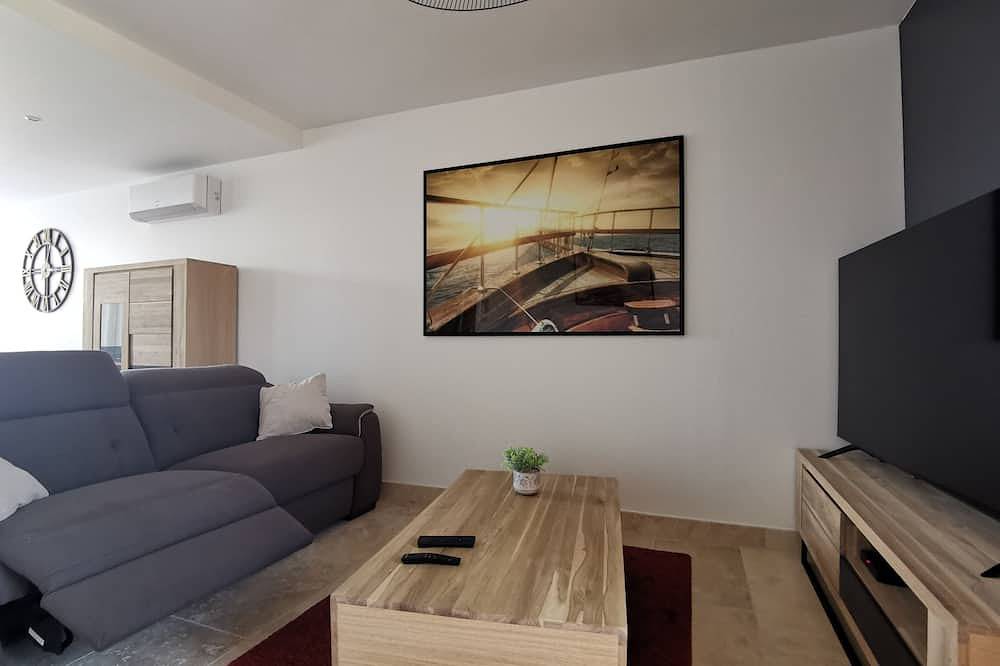 Appartement entier, Grand T3 85 m² situé à 15 min à pied des plages in Le Pradet, Côte méditerranéenne (France)