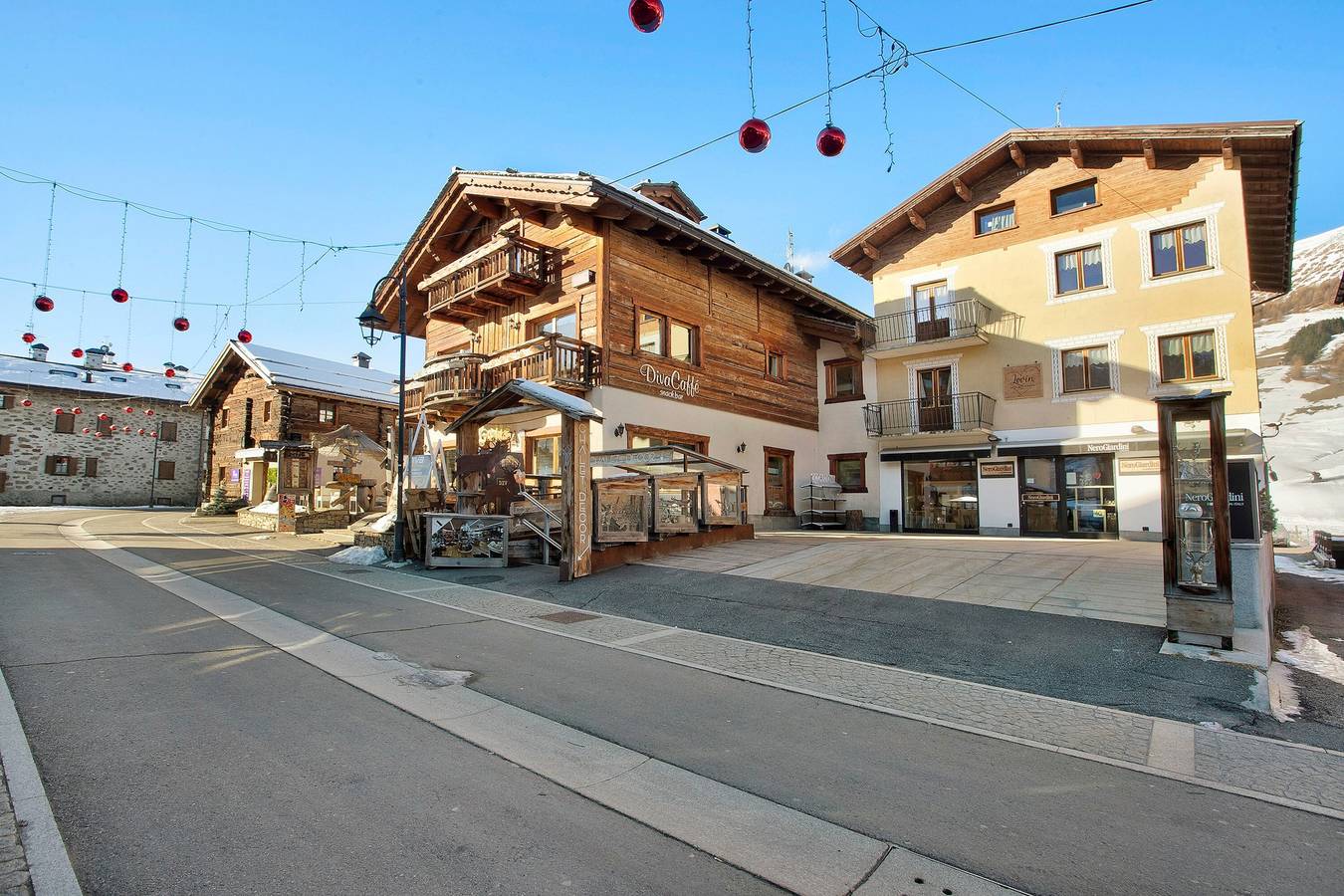 Entire apartment, Apartment 'Lovin Winter' with Mountain View, Private Balcony and Wi-Fi in Livigno (Town), Livigno