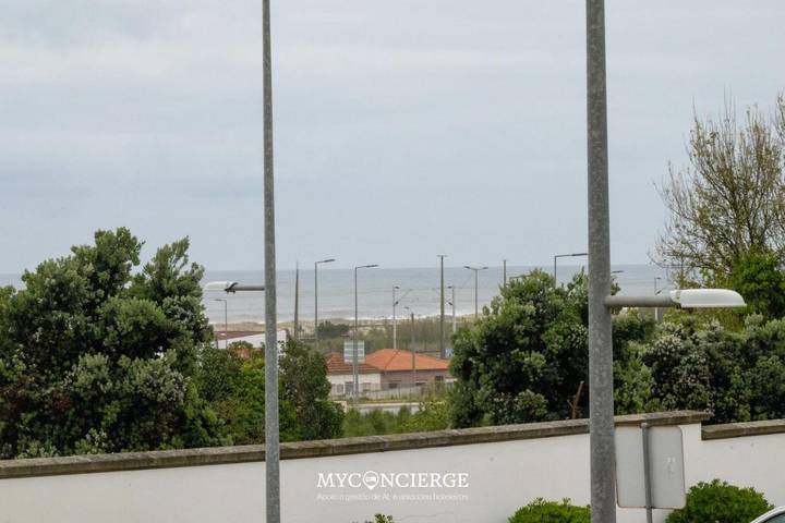 Gîte pour 8 personnes, avec Balcon et Vue à Espinho - 3