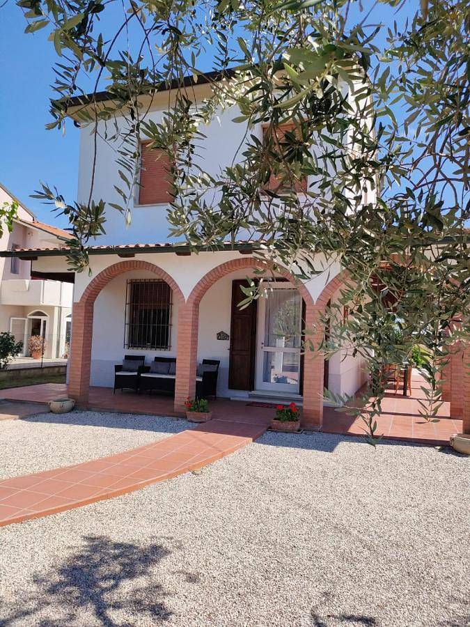B&b per 3 persone, con Balcone e Terrazza nonché Giardino e Panorama a Forlì