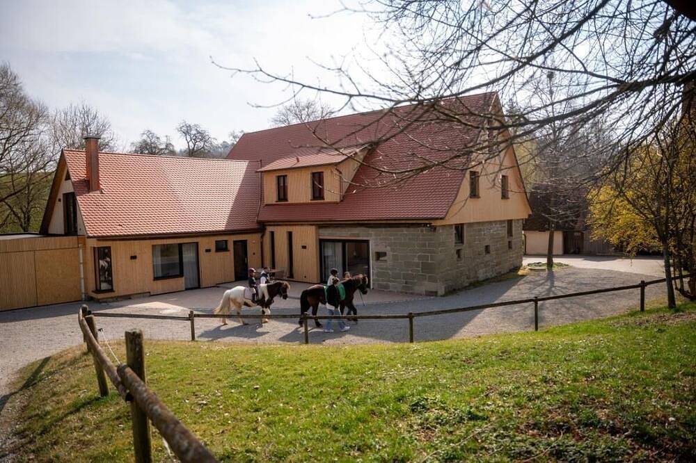 Hofidyll & Wohndesign – Yoga, Garten, Sauna, Pferde in Hohenlohe