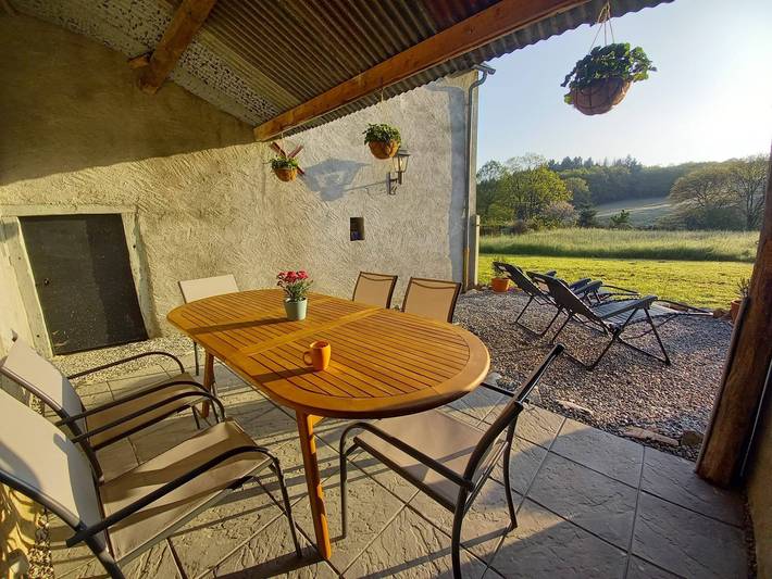 Location de vacances pour 3 personnes, avec Balcon/Terrasse ainsi que Jardin et Vue en Auvergne