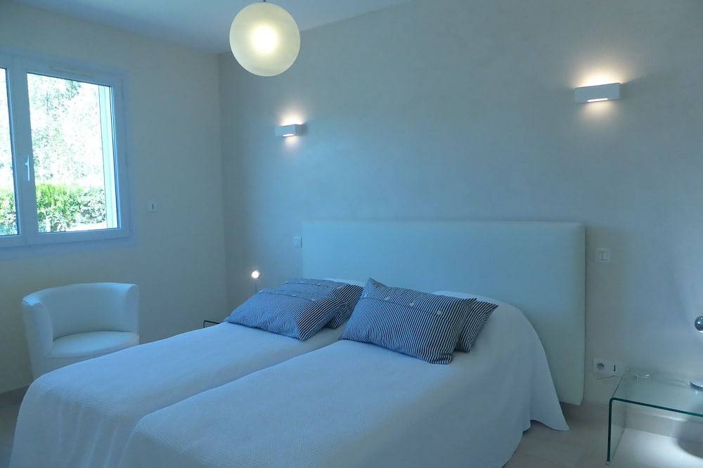 Luxury villa in Vallon Pont d'Arc with private swimming pool in Vallon-Pont-d'Arc, Ardèche