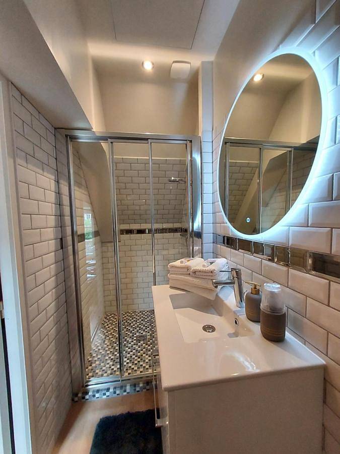 Gîte pour 2 personnes, avec vue ainsi que terrasse et jardin dans Office De Tourisme De Bayeux - 2