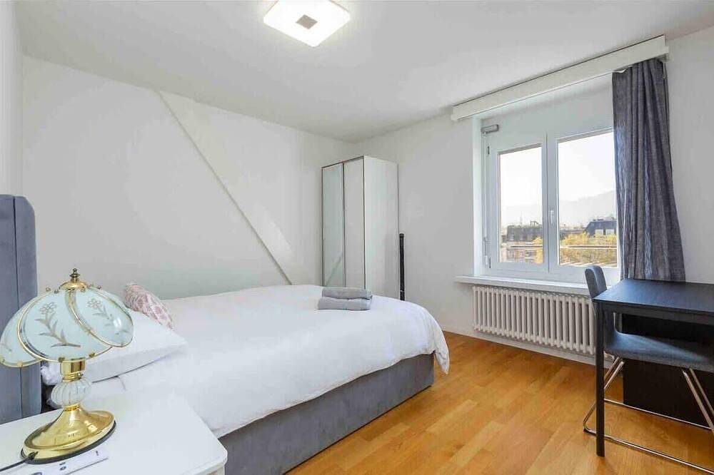 Entire apartment, Guest Fave Downtown 2-Br Loft Apartment 5B in Zurich, Zurich district