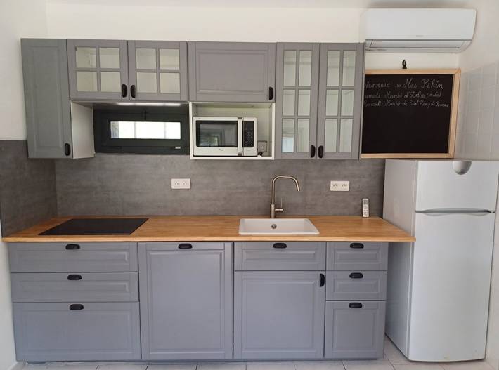 Gîte pour 4 personnes, avec jardin ainsi que piscine et terrasse à Arles - 2