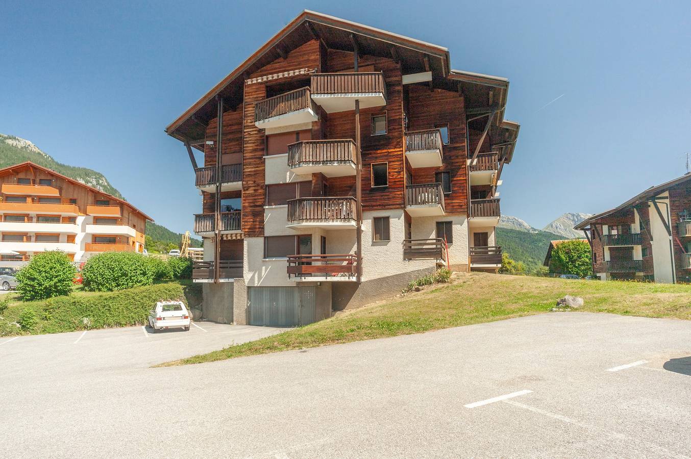 Appartement entier, Appartement Tournette , à 5min de La Clusaz et du Grand Bornand, vue montagnes, balcon, cheminée in Saint-Jean-de-Sixt, Région d'Annecy