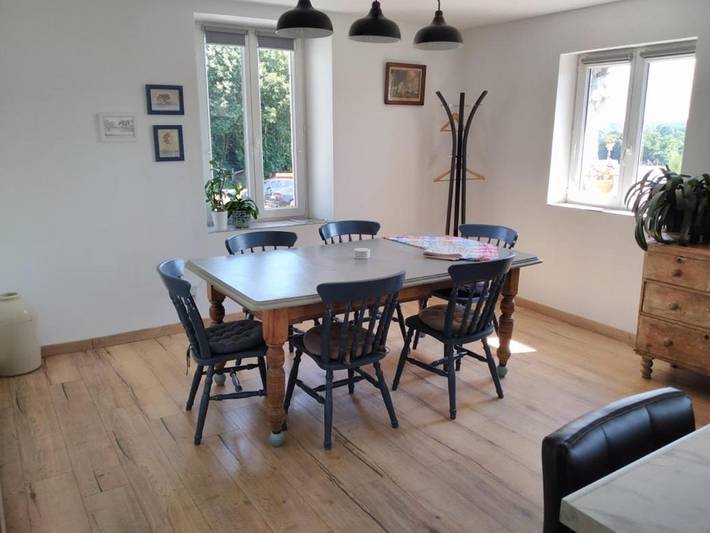 Location de vacances pour 2 personnes, avec jardin et piscine ainsi que terrasse et vue à Châlus - 3